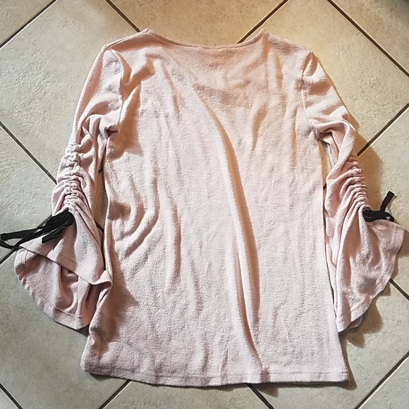 Juicy 💕 Soft Knit Ruched Sleeve Top - Picture 7 of 9